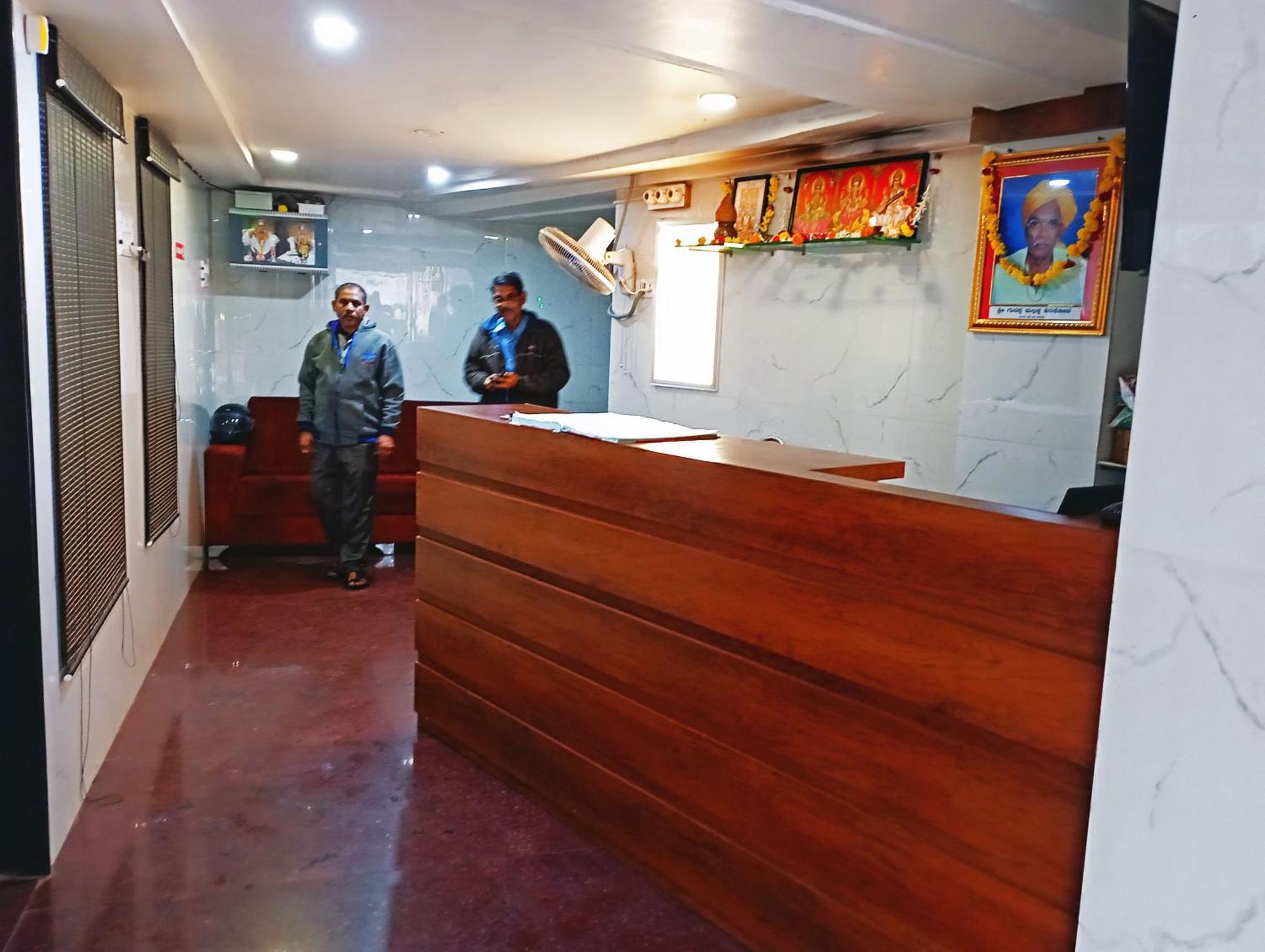 Staymaker Shri Shakti Residency Hubli Exterior foto